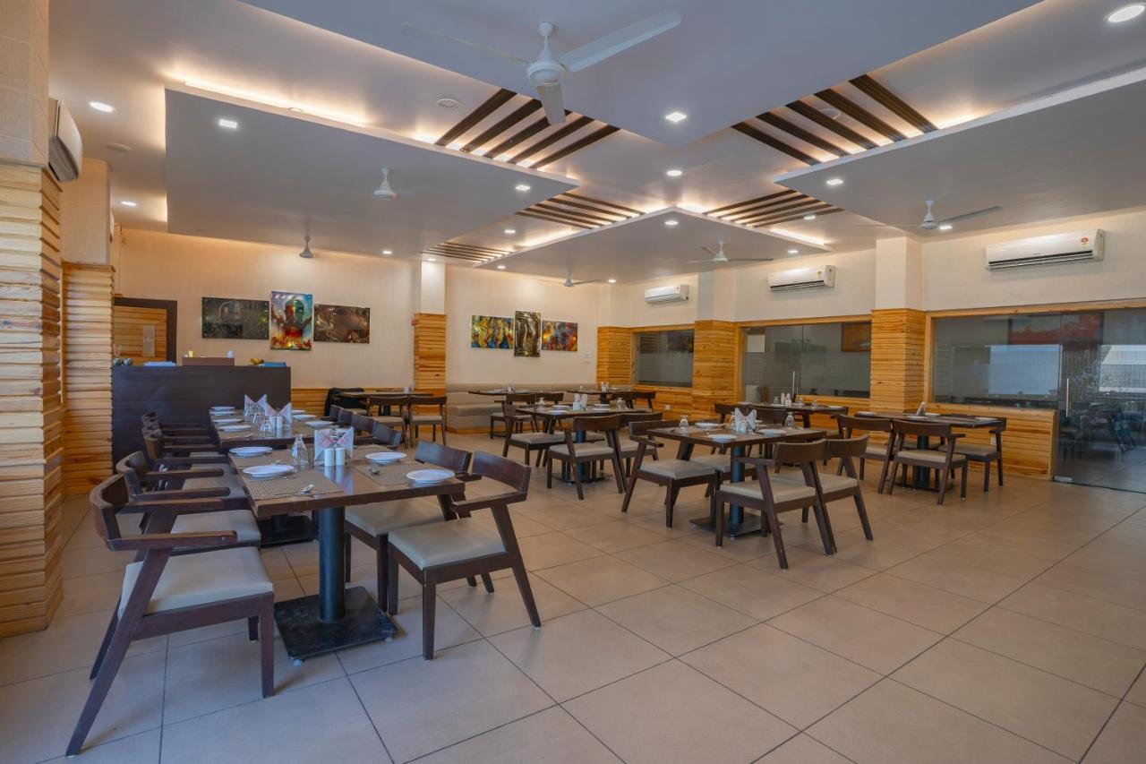 Hotel Stay Casa Bhopal Exteriör bild