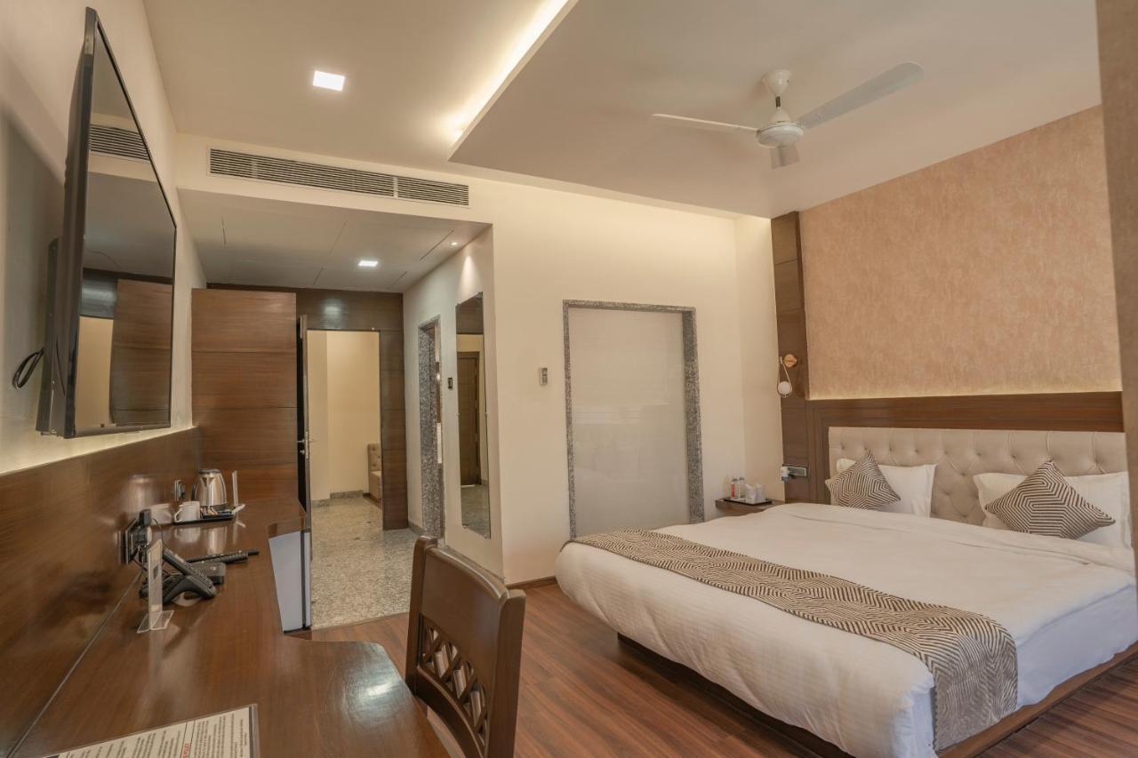 Hotel Stay Casa Bhopal Exteriör bild